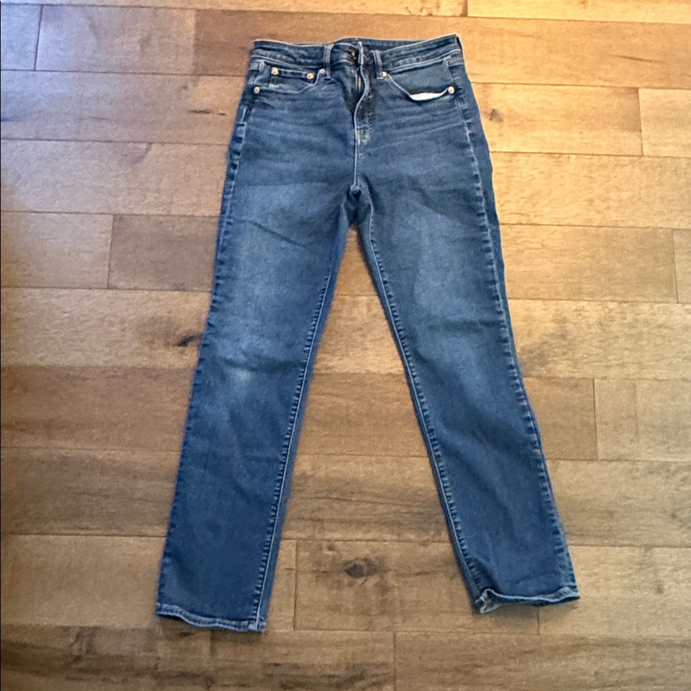 💕 GAP Women's Straight Leg Jeans in Classic Blue